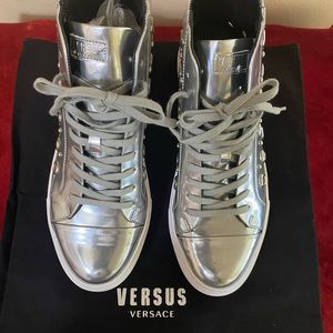 Verses Versace!Metallic silver hi tops size 42 worn only once sneakers